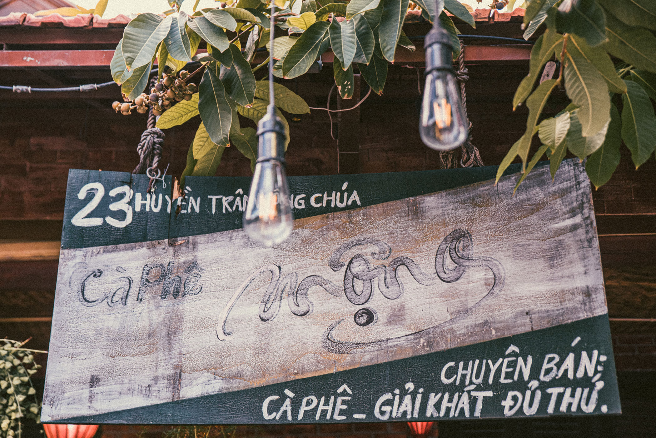 Đằng sau tấm biển đơn sơ này là “cả một trời yêu” của những thập niên 70-80.