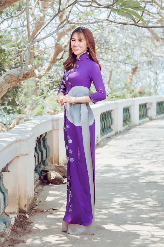 Cô gái Bà Rịa - Vũng Tàu trong tà áo dài.