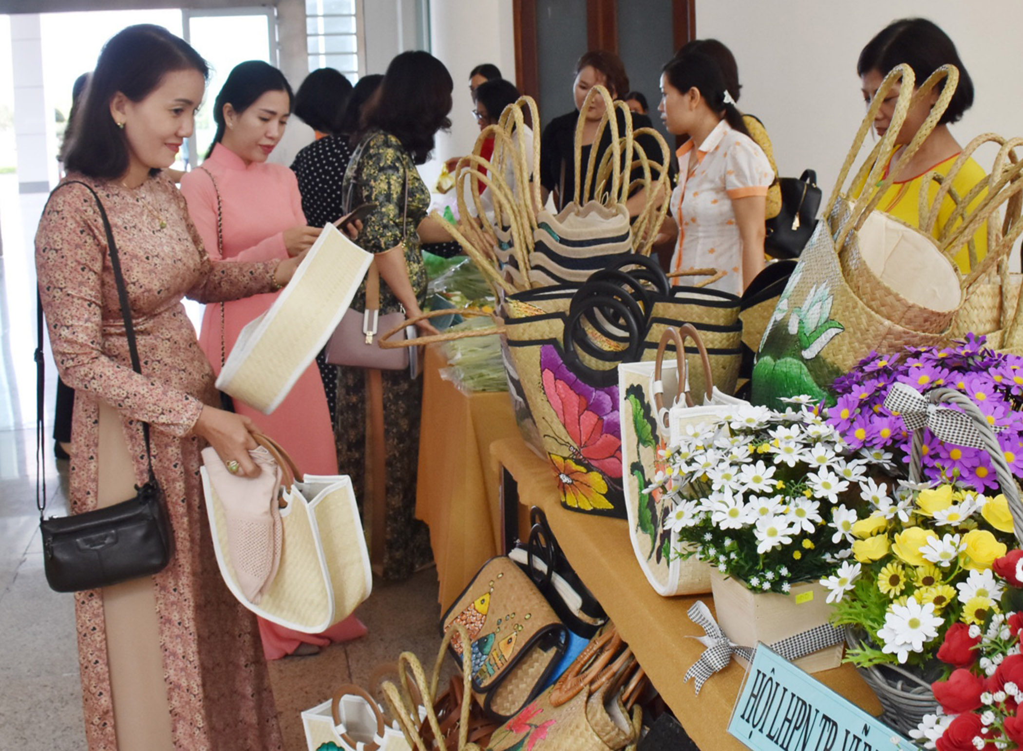 Các sản phẩm do hội viên phụ nữ sản xuất khi tham gia phong trào phụ nữ khởi nghiệp.