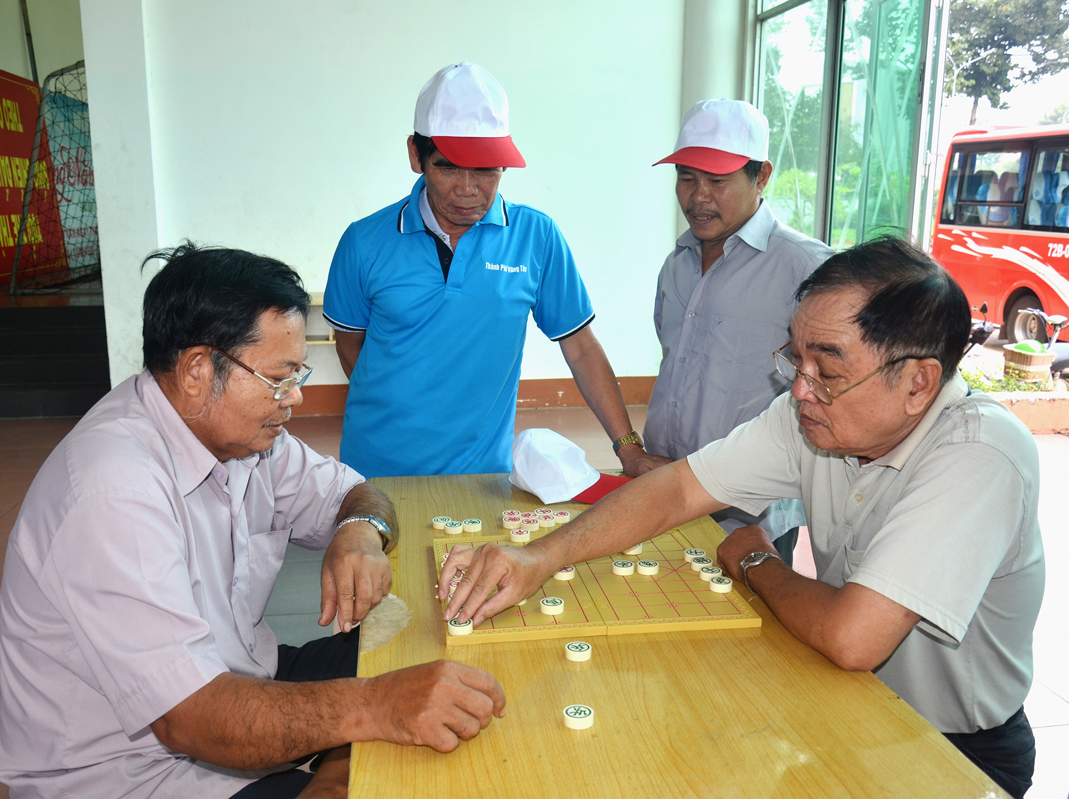 Các VĐV tham gia tranh tài ở nội dung cờ tướng cá nhân.