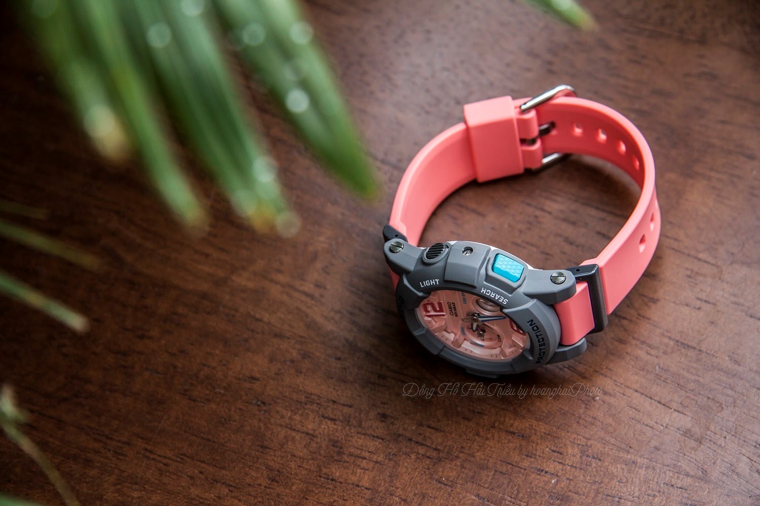 Baby-G BGA-180-4B2DR là sự kết hợp ăn ý của hai gam màu bắt mắt hồng và xám