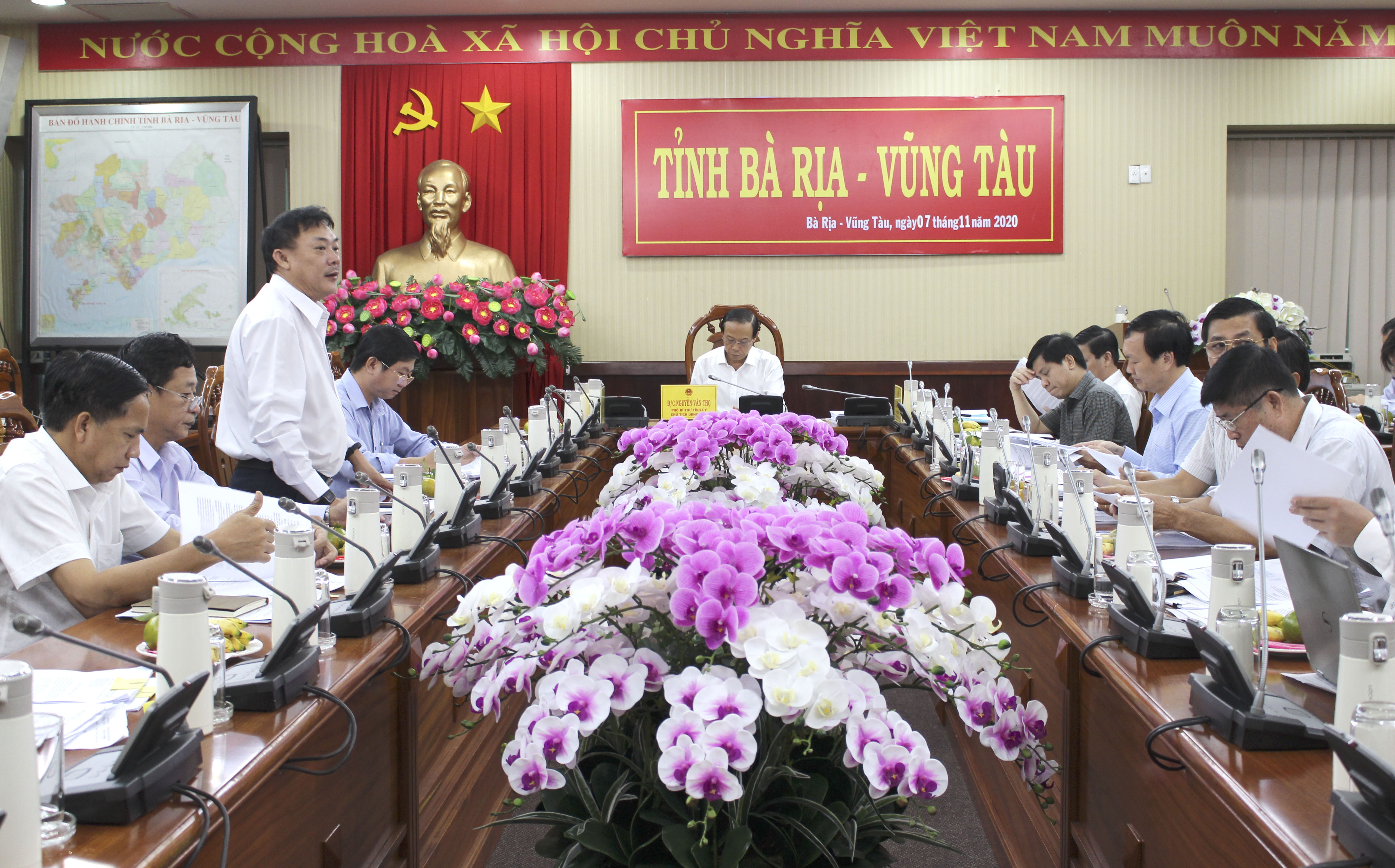 Đại diện Ngân hàng Nhà nước, Chi nhánh tỉnh BR-VT đóng góp ý kiến về hỗ trợ kinh phí trong Tờ trình dự thảo Nghị quyết