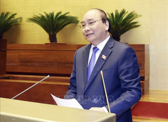 Thủ tướng Nguyễn Xuân Phúc trực tiếp trả lời các câu hỏi của đại biểu Quốc hội sáng 10/11/2020. Ảnh: Thống Nhất/TTXVN