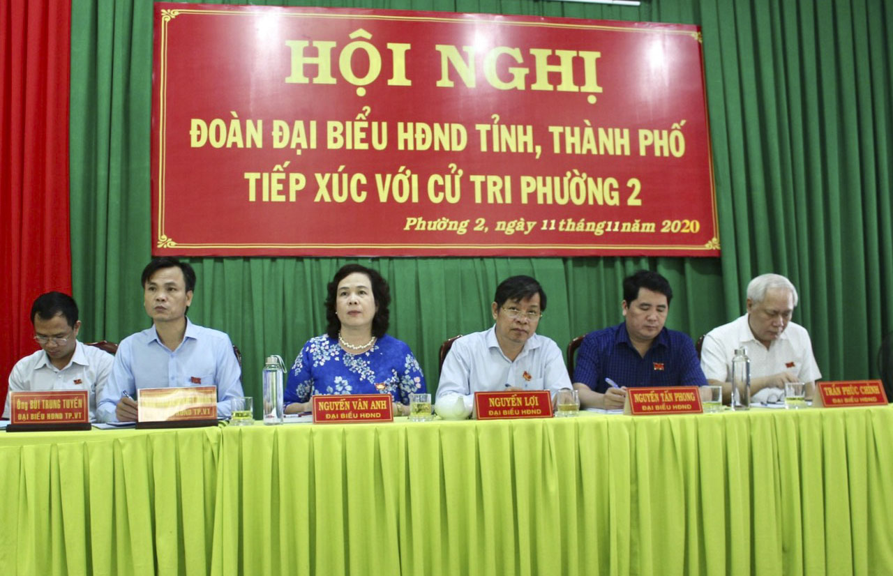 Tổ đại biểu số 1 HĐND tỉnh tiếp xúc cử tri phường 2 (TP. Vũng Tàu). Ảnh: HOÀNG HƯỜNG
