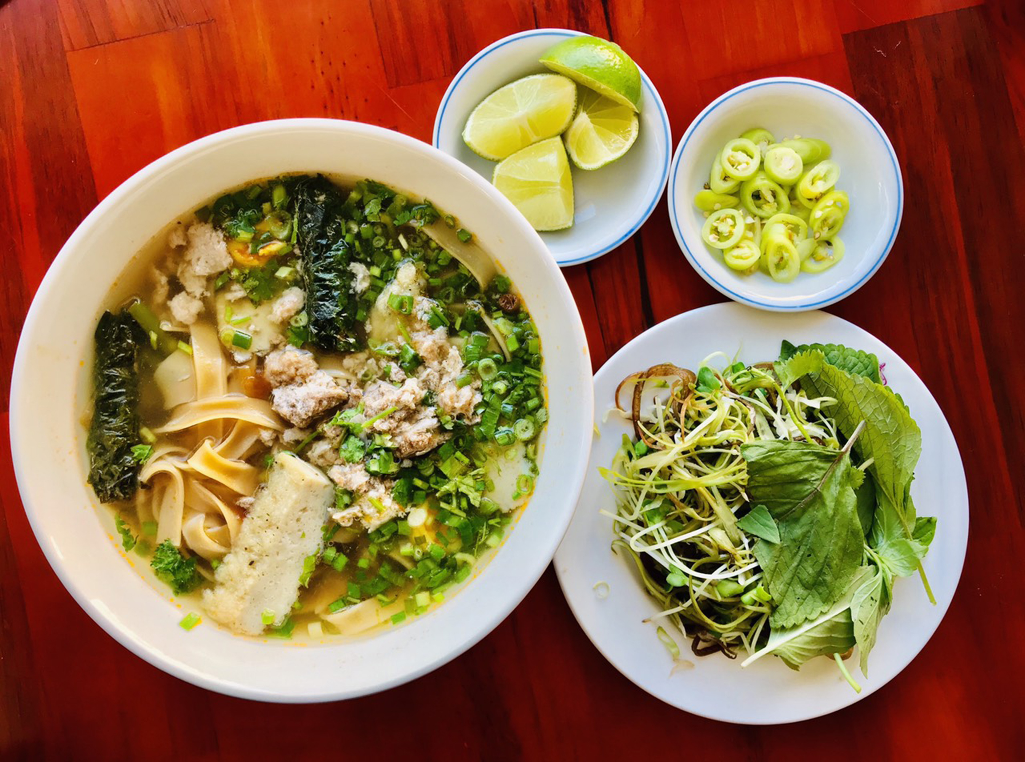 Thơm ngon tô bánh đa cua Hải Phòng.