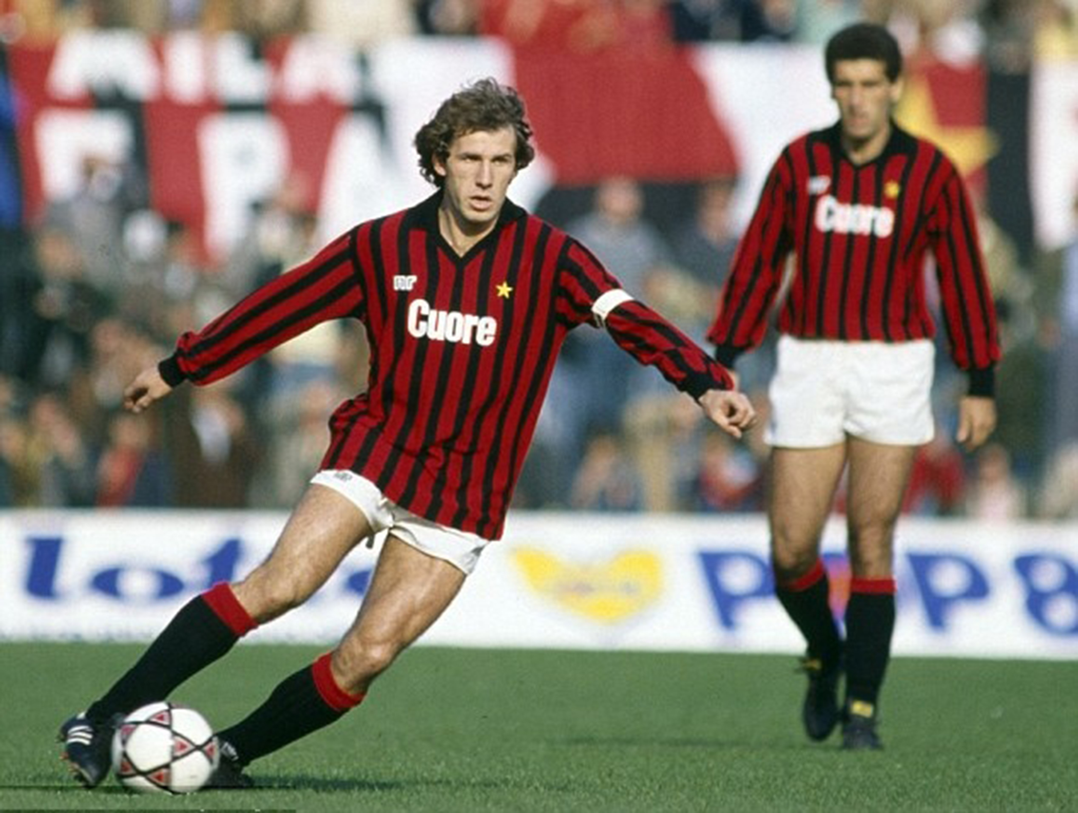 Trung vệ tài năng của bóng đá Italia và CLB AC Milan.