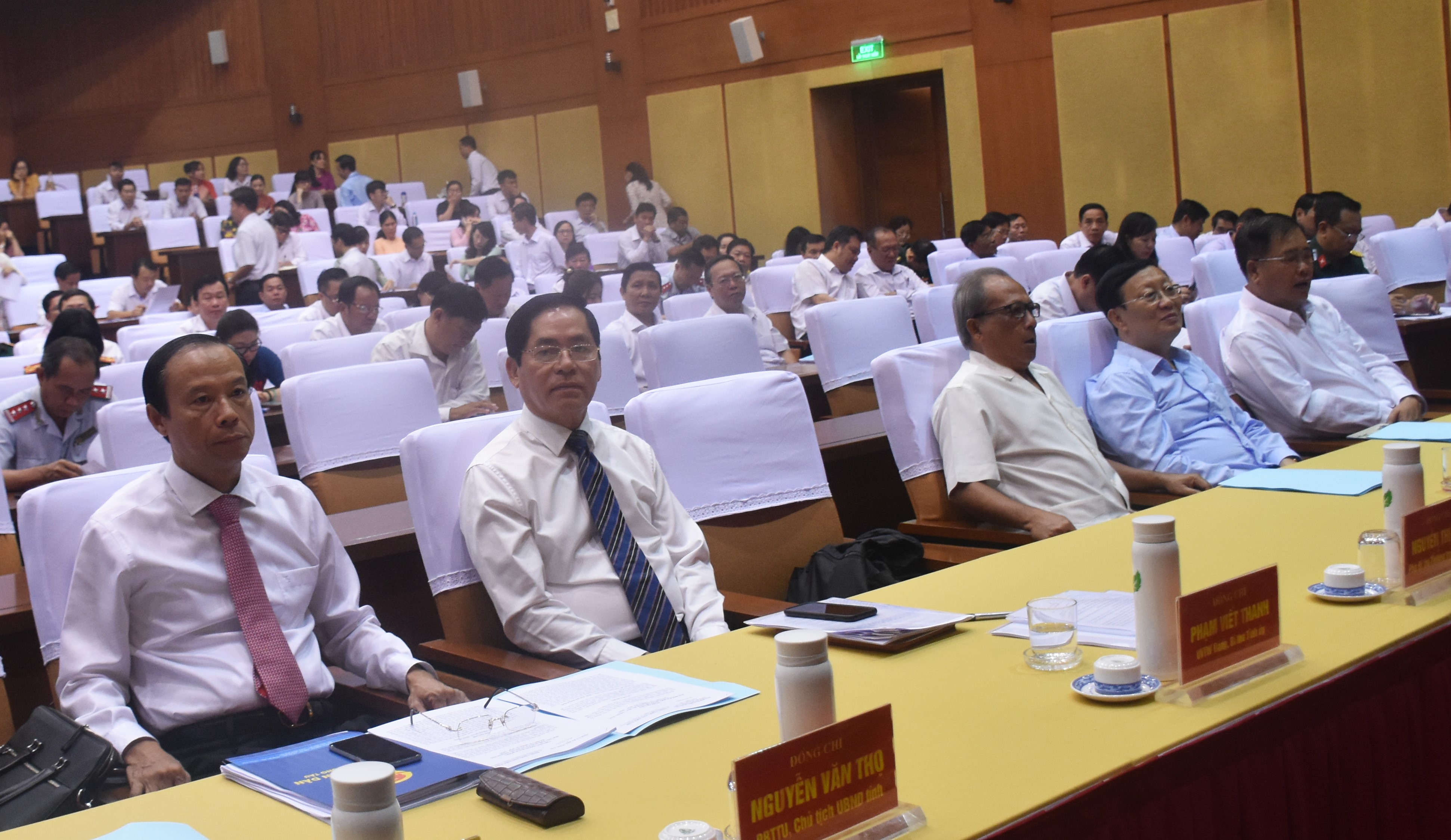 Ông Phạm Viết Thanh, Ủy viên Trung ương Đảng, Bí thư Tỉnh ủy; ông Nguyễn Văn Thọ, Phó Bí thư Tỉnh ủy, Chủ tịch UBND tỉnh tham dự Hội nghị trực tuyến quán triệt, học tập Nghị quyết Đại hội Đại biểu Đảng bộ tỉnh lần thứ VII, nhiệm kỳ 2020-2025 và Chương trình hành động thực hiện Nghị quyết Đại hội của Ban Chấp hành Đảng bộ tỉnh.