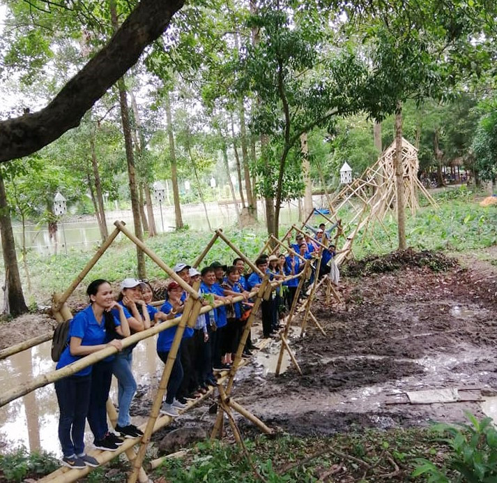 Du khách tham gia nhiều trò chơi miễn phí tại Tức Dụp.
