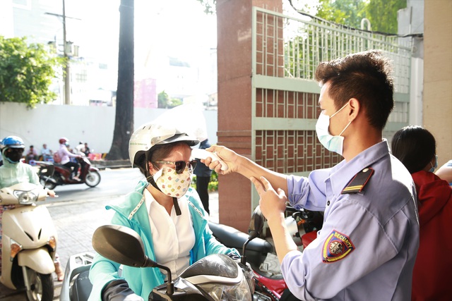 Trường ĐH Kinh tế TPHCM tăng cường công tác phòng dịch trước tình hình dịch COVID-19 đang diễn biến phức tạp trên địa bàn