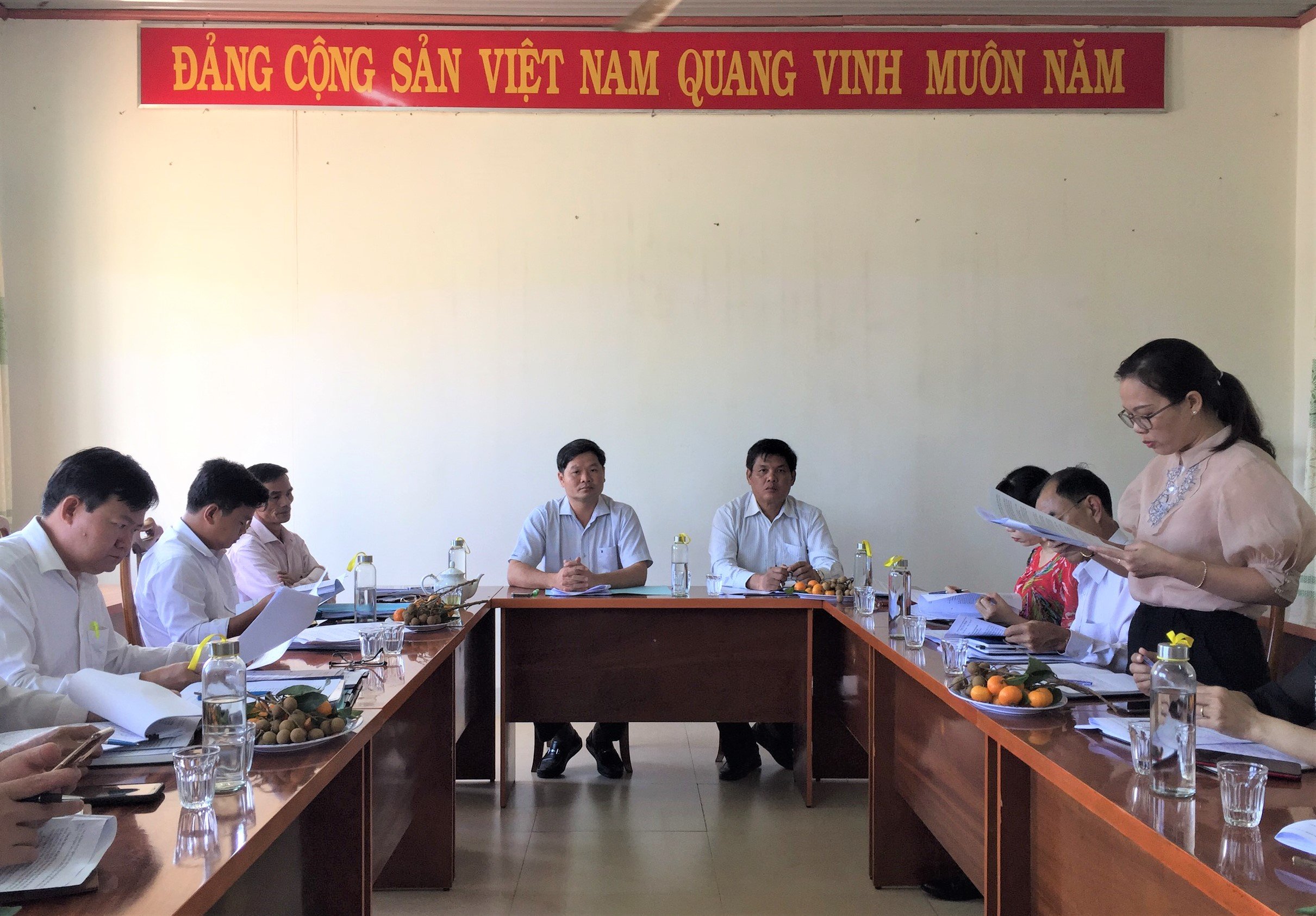 ông Lê Thanh Liêm, Phó Chủ tịch UBND huyện Châu Đức  làm việc với xã Nghĩa Thành về tình hình phát triển kinh tế - xã hội