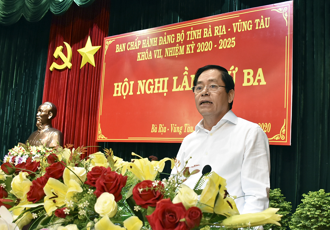Đồng chí Phạm Viết Thanh, Ủy viên Trung ương Đảng, Bí thư Tỉnh ủy phát biểu khai mạc Hội nghị.