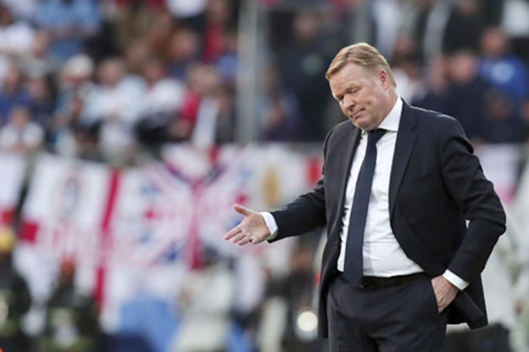 HLV Koeman chỉ trích học trò sau trận Barcelona thua Cadiz 1-2 ở vòng đấu gần nhất.