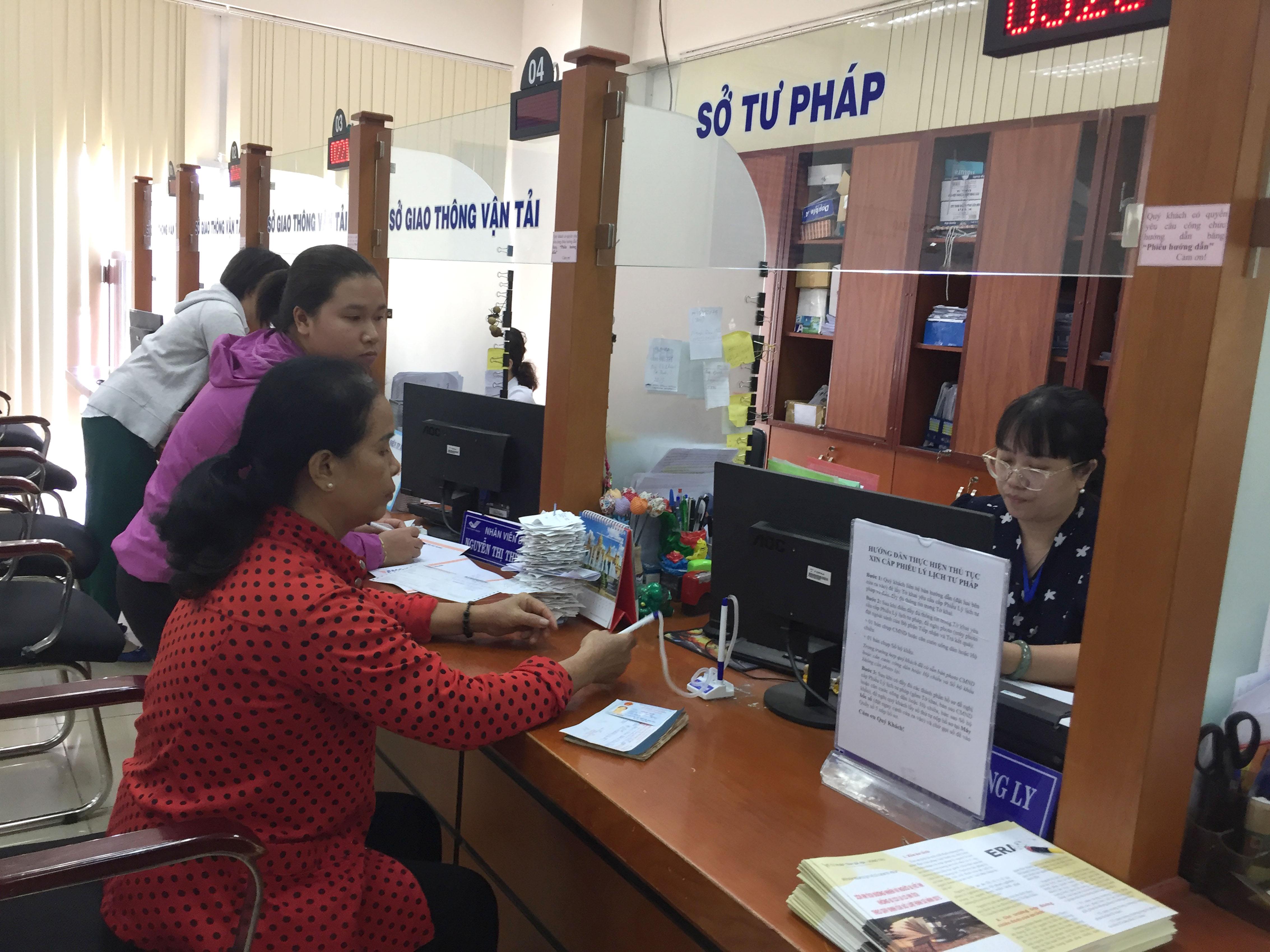 Việc quản lý dân cư bằng mã số định danh cá nhân sẽ góp phần giảm thủ tục hành chính.
