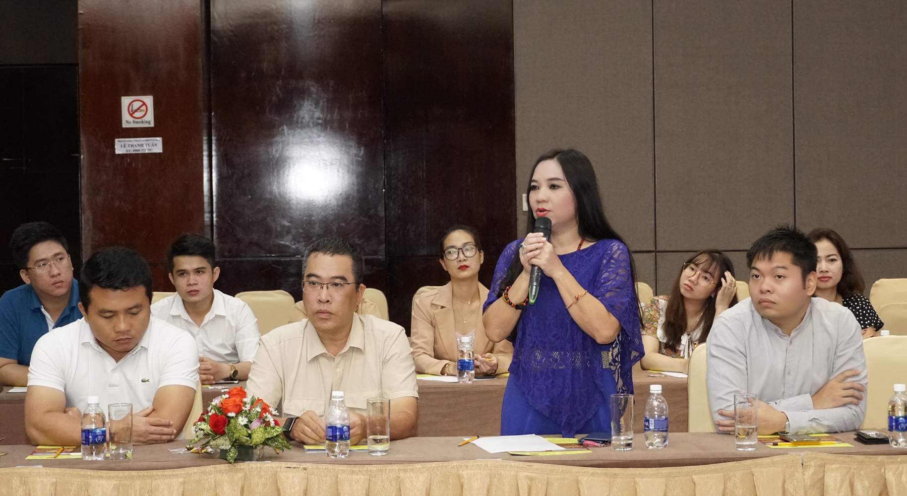 Bà Phan Yến Ly, đại diện Lữ hành Saigontourist phát biểu tại tọa đàm. 