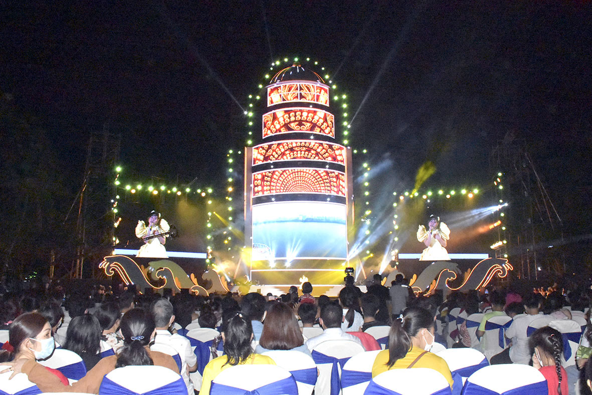 Quang cảnh chương trình nghệ thuật.