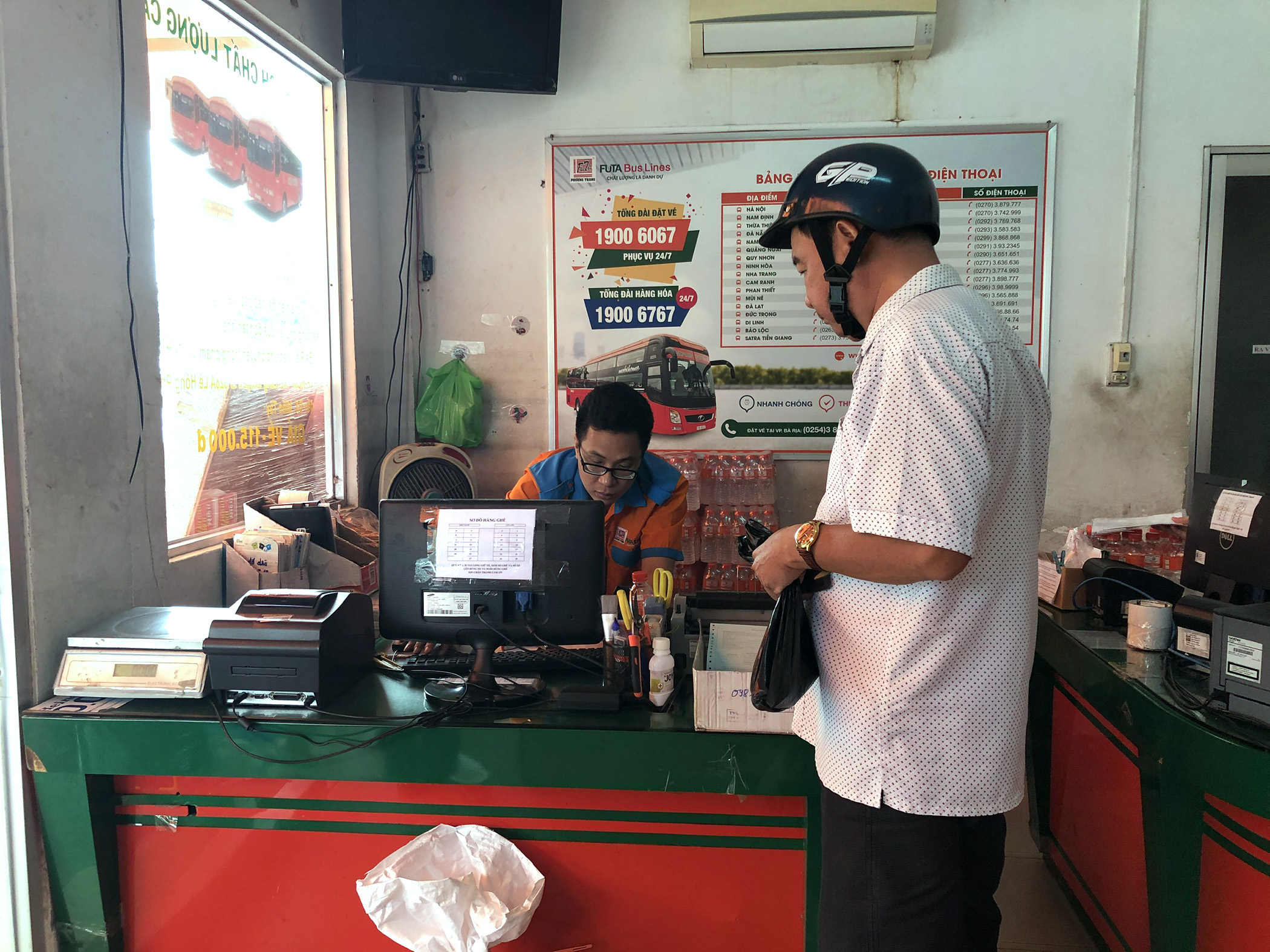Hiện tại lượng khách đặt mua vé ở các đơn vị vận tải chưa nhiều. 