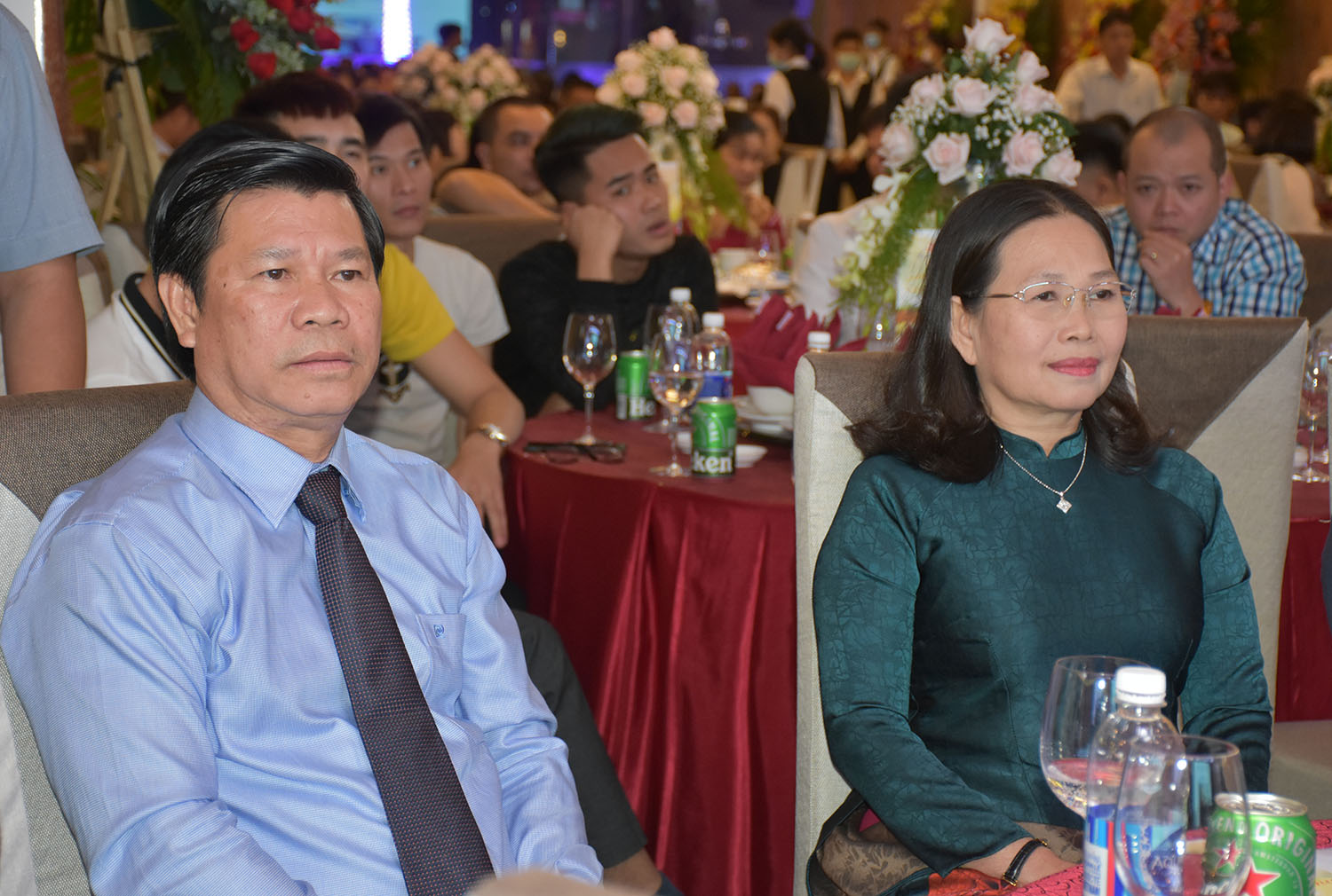 Bà Nguyễn Thị Yến, Phó Bí thư Thường trực Tỉnh ủy, Trưởng Đoàn ĐBQH tỉnh; ông Nguyễn Văn Xinh, Ủy viên Ban Thường vụ Tỉnh ủy, Trưởng Ban Tuyên giáo Tỉnh ủy, tham dự buổi lễ.