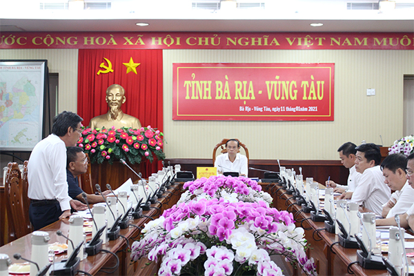 Ông Nguyễn Văn Thọ, Chủ tịch UBND tỉnh chủ trì cuộc họp.