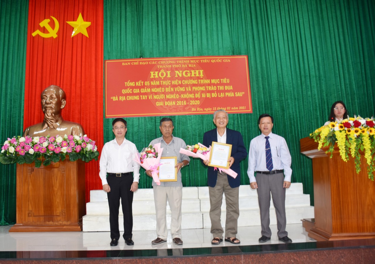 Lãnh đạo TP.Bà Rịa tri ân những cá nhân có sự ủng hộ tích cực cho công tác an sinh xã hội, giảm nghèo tại địa phương. 