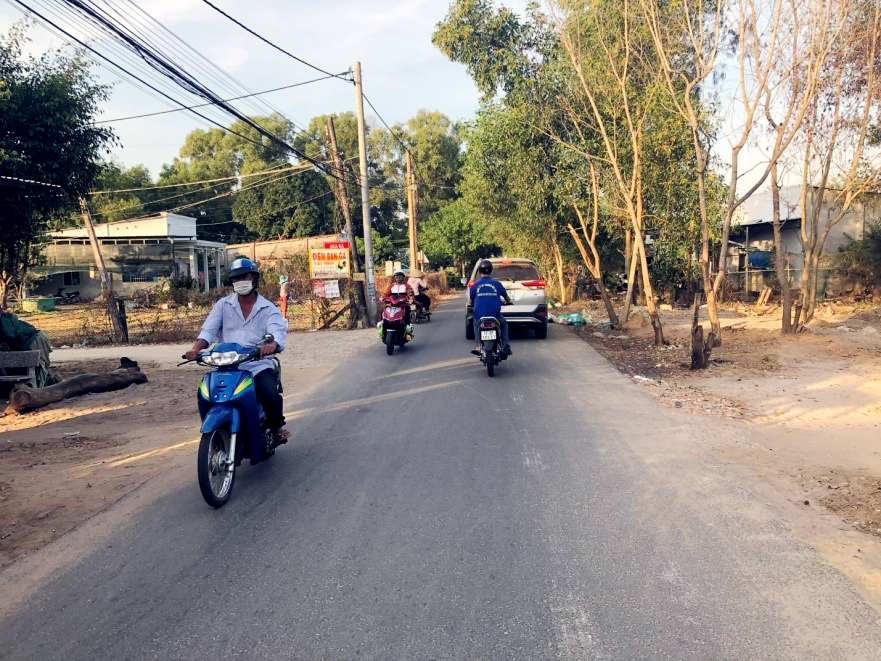 Đường hẻm 104 (khu phố 3, phường Long Tâm, TP. Bà Rịa) được trải nhựa, 