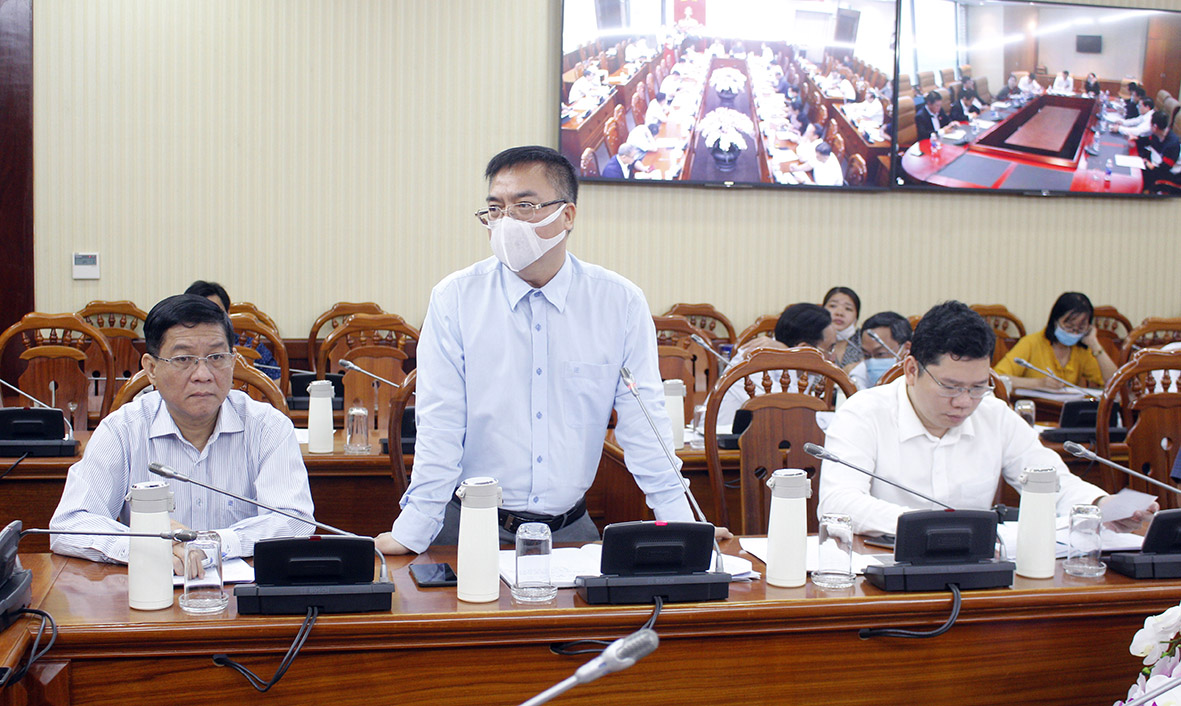 Ông Hoàng Vũ Thảnh, Quyền Chủ tịch UBND TP.Vũng Tàu nêu ý kiến về xem xét tổ chức các sự kiện vào dịp Tết Nguyên đán Tân Sửu 2021 trên địa bàn.