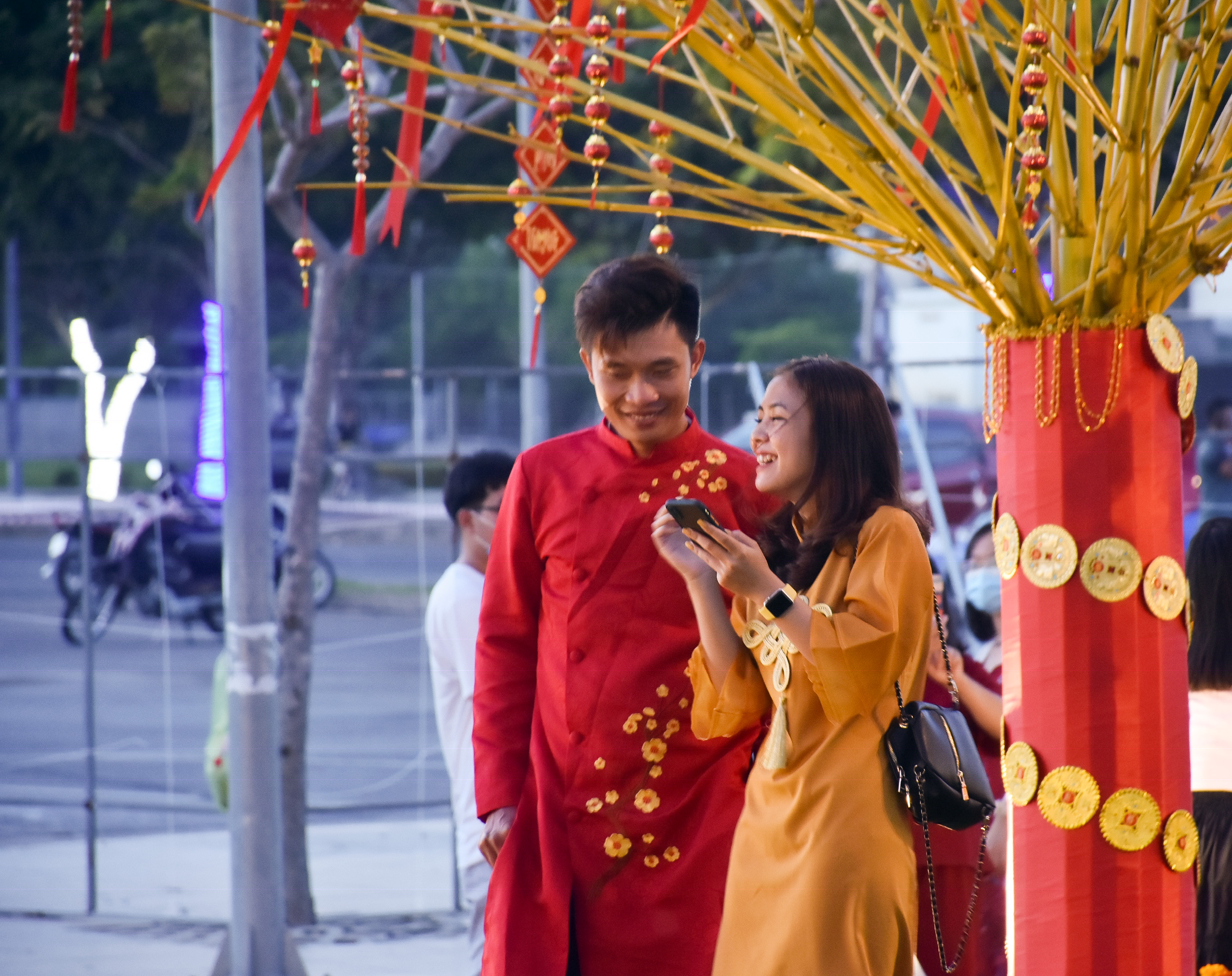 Một cặp đôi hạnh phúc khi có được những khoảnh khắc đẹp trong những ngày đầu năm mới.