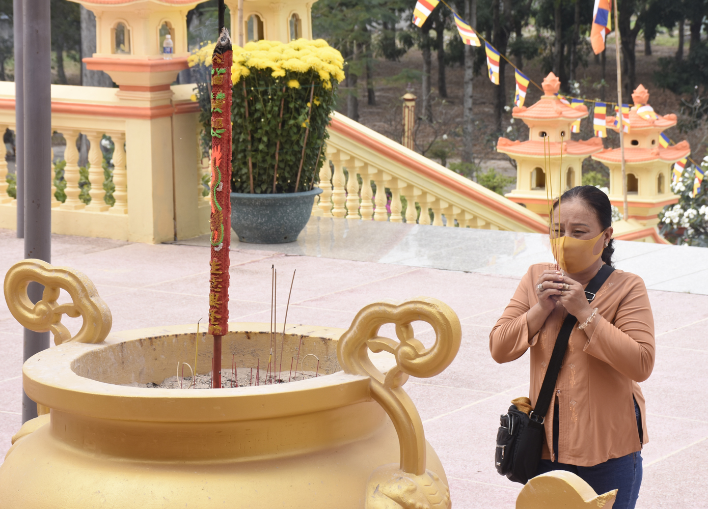 Khách hành hương chùa Đại Tòng Lâm những ngày đầu tháng Giêng.