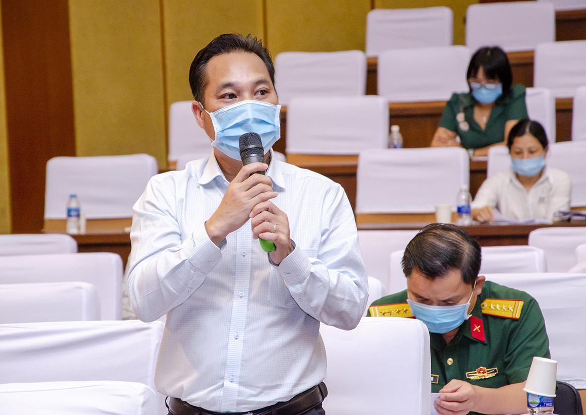 Ông Phạm Ngọc Hải, Chủ tịch Hiệp hội Du lịch tỉnh phát biểu thảo luận về tiêu chuẩn, cơ cấu, số lượng người ứng cử.