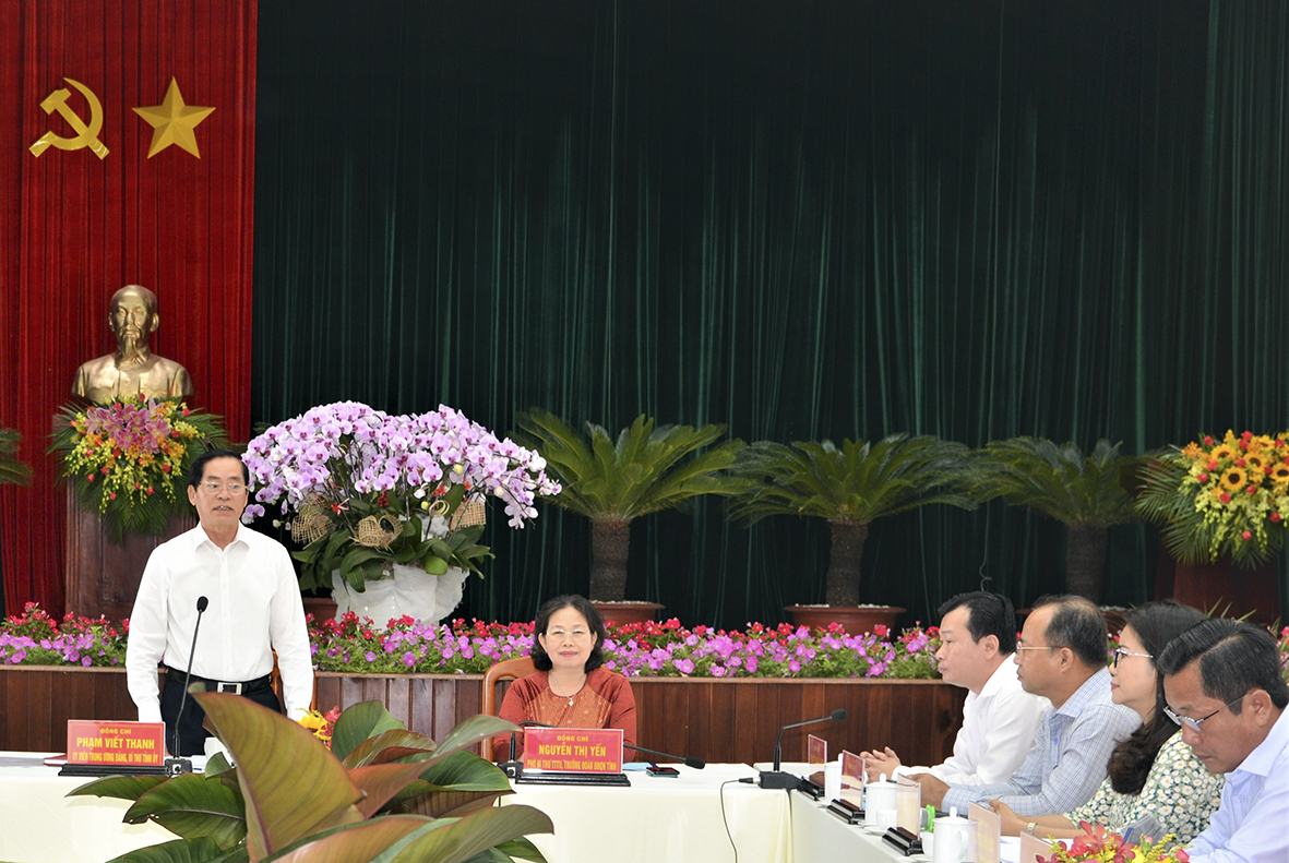 Ông Phạm Viết Thanh, Ủy viên Trung ương Đảng, Bí thư Tỉnh ủy phát biểu tại cuộc làm việc.