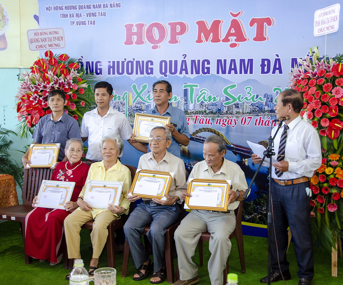 Hội Đồng hương Quảng Nam - Đà Nẵng tại BR-VT mừng thọ các cụ cao niên tại chương trình.
