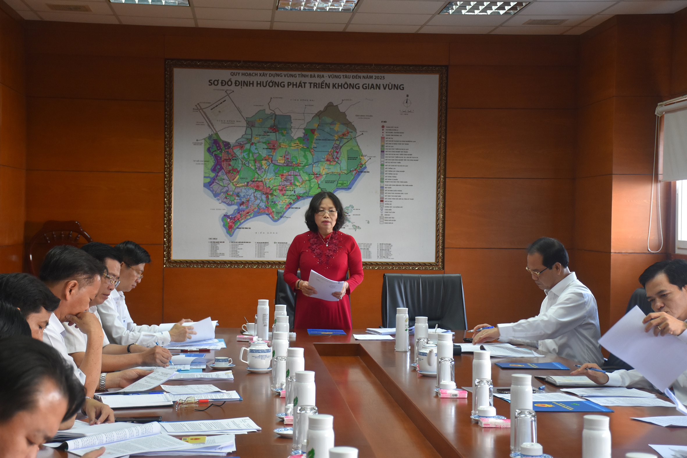 Bà Nguyễn Thị Yến, Phó Bí thư Thường trực Tỉnh ủy chủ trì họp Bộ phận Thường trực Ban chỉ đạo bầu cử tỉnh.