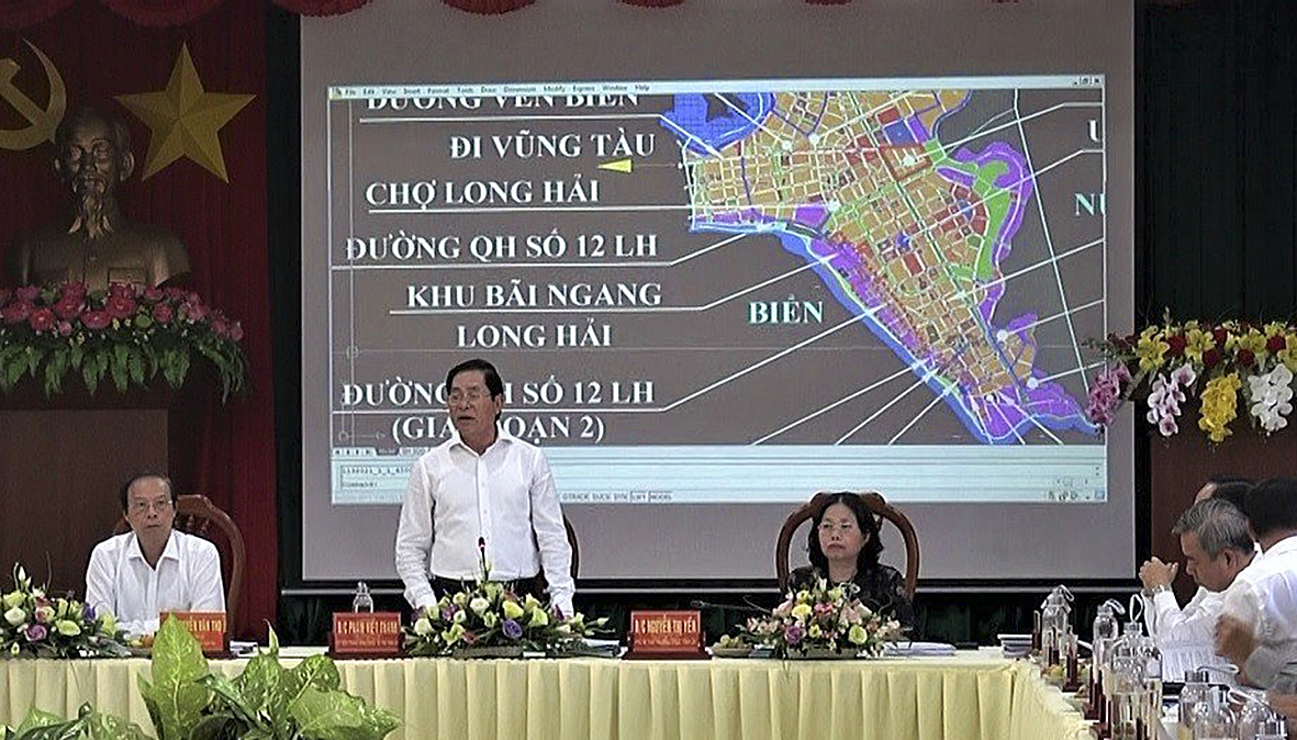 Ông Phạm Viết Thanh, Ủy viên Trung ương Đảng, Bí thư Tỉnh ủy phát biểu tại buổi làm việc.
