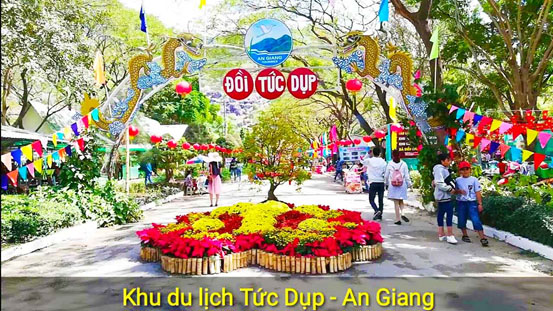 Tức Dụp trở mình với màu sắc tươi mới và sống động.