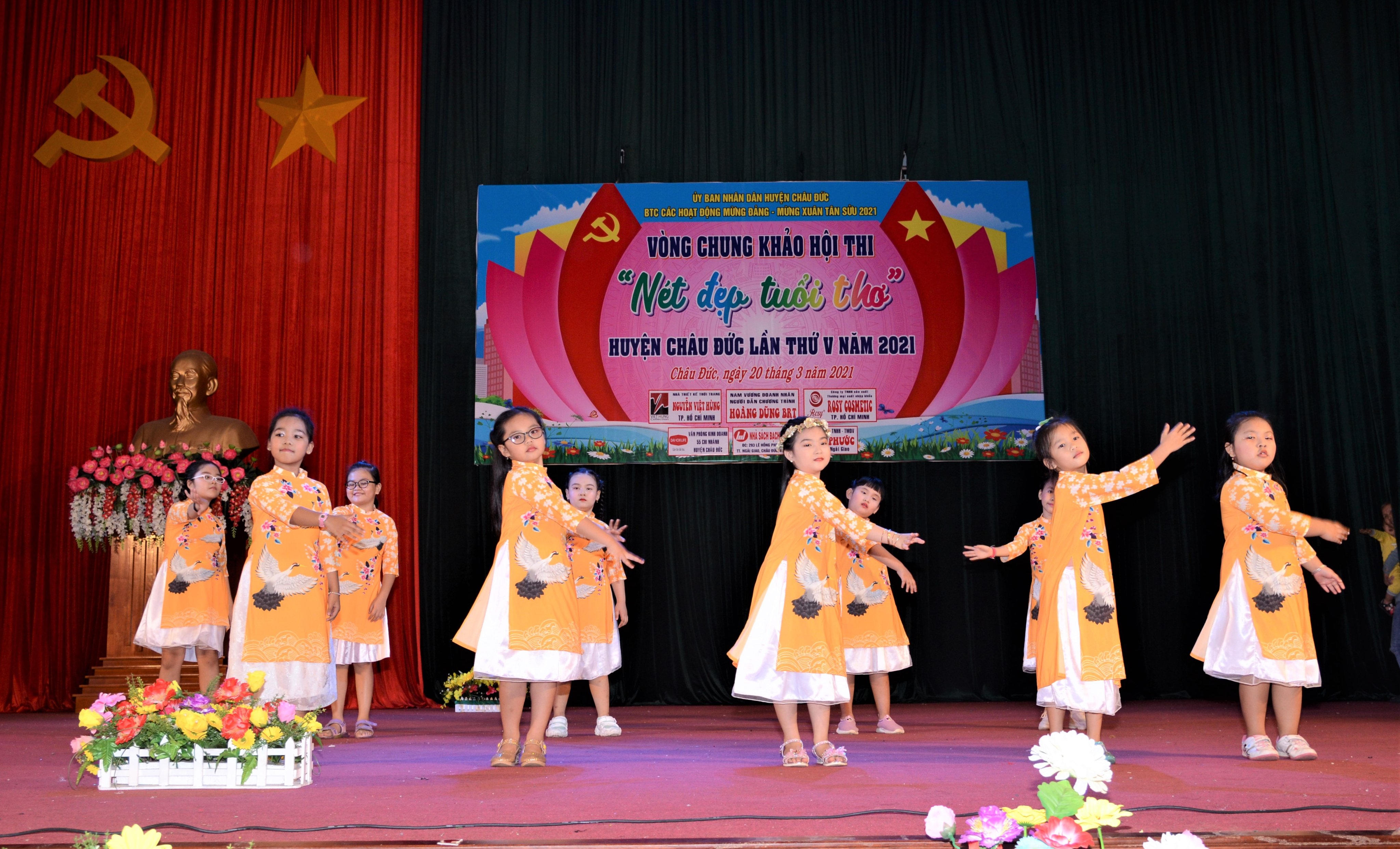 Một tiết mục văn nghệ tại hội thi.