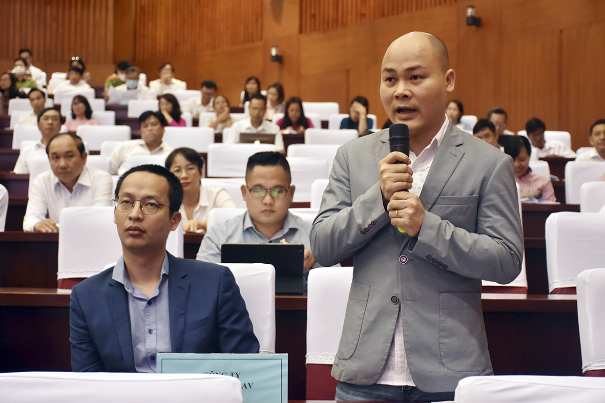 Đại diện DN phát biểu thảo luận tại Hội nghị.