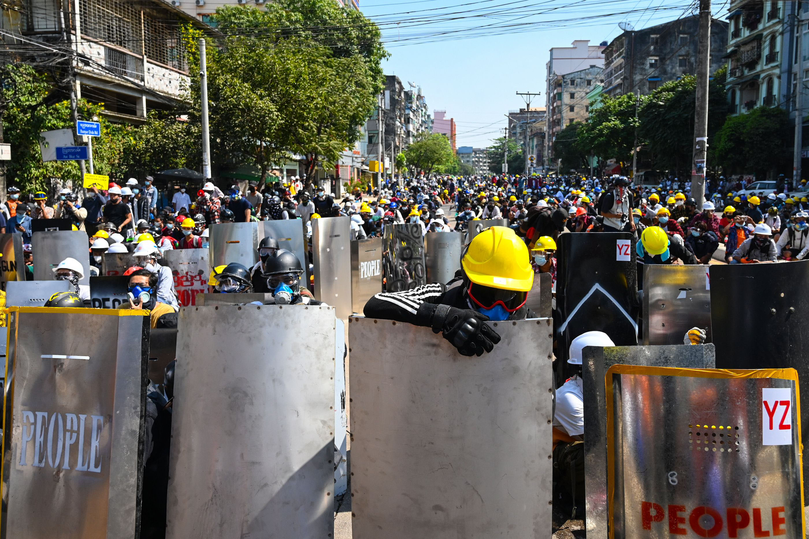 Người biểu tình tập trung tại TP. Yangon, Myanmar ngày 8/3/2021.