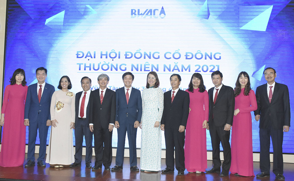 Thành viên HĐQT và Ban kiểm soát mới được bầu ra mắt Đại hội.