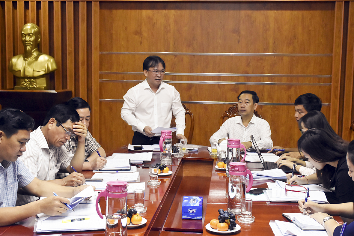Ông Trần Tuấn  Lĩnh, Ủy viên Ban Thường vụ Tỉnh ủy, Trưởng Ban Nội chính Tỉnh ủy, Ủy viên UBBC tỉnh phát biểu tại buổi làm việc với UBBC huyện Đất Đỏ.