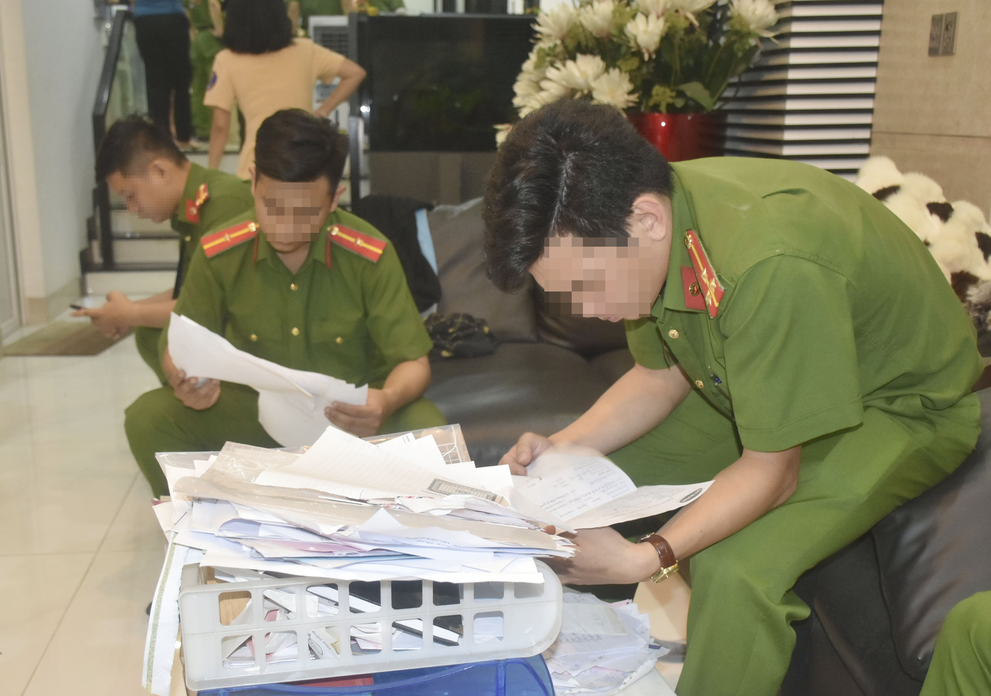 Cơ quan công an khám xét nhà ở của Lâm Thị Mỹ Trà.