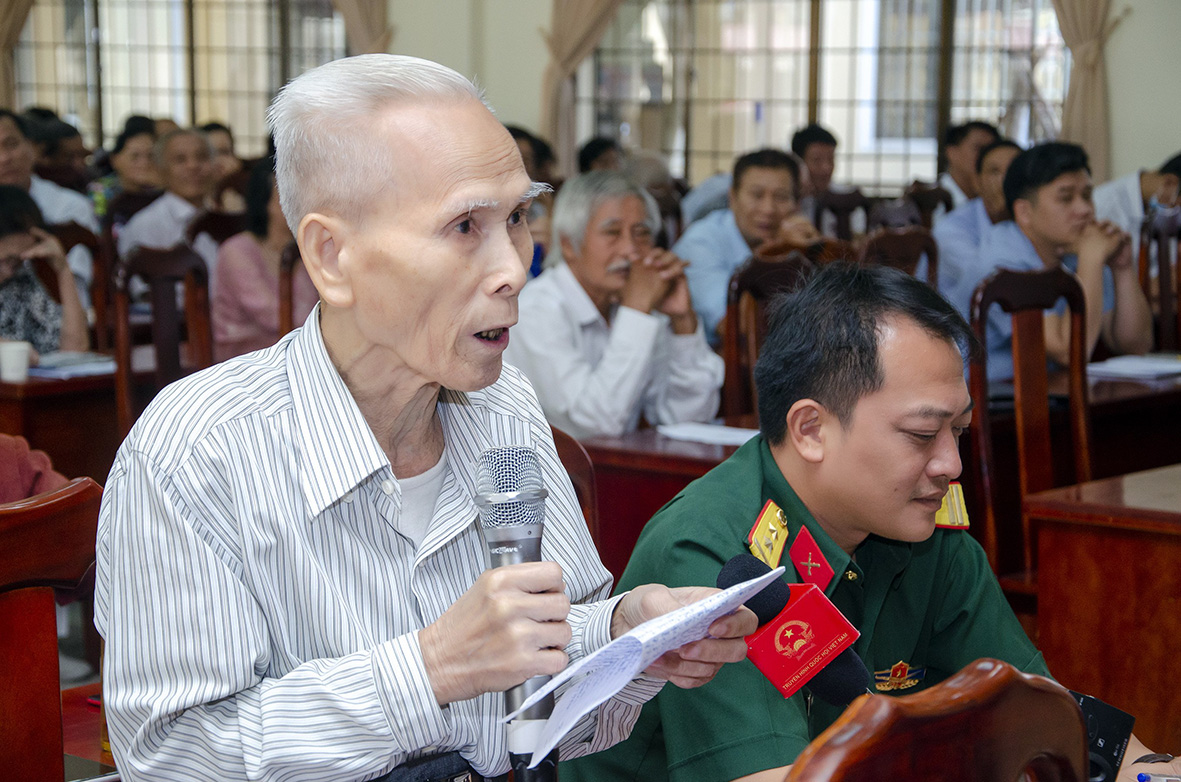 Cử tri Đặng Dậu (phường Thắng Nhì) đề nghị tiếp tục tăng cường công tác kiểm tra, giám sát và kịp thời xử lý các cán bộ, đảng viên vi phạm pháp luật.