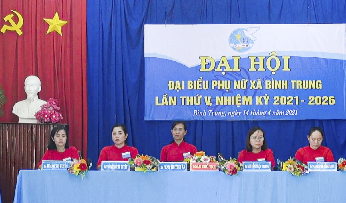 Đoàn Chủ tịch điều hành Đại hội. 