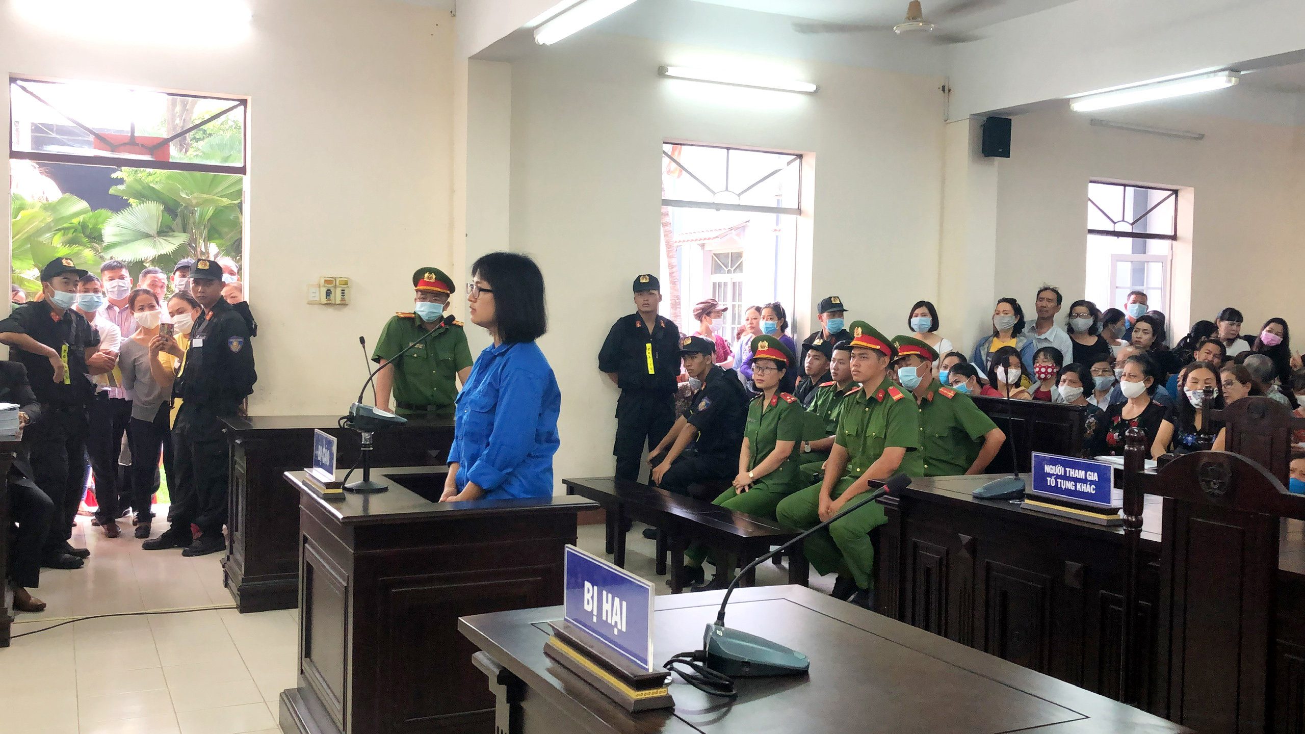 Bị cáo Phạm Thu Hà tại phiên tòa xét xử sơ thẩm.
