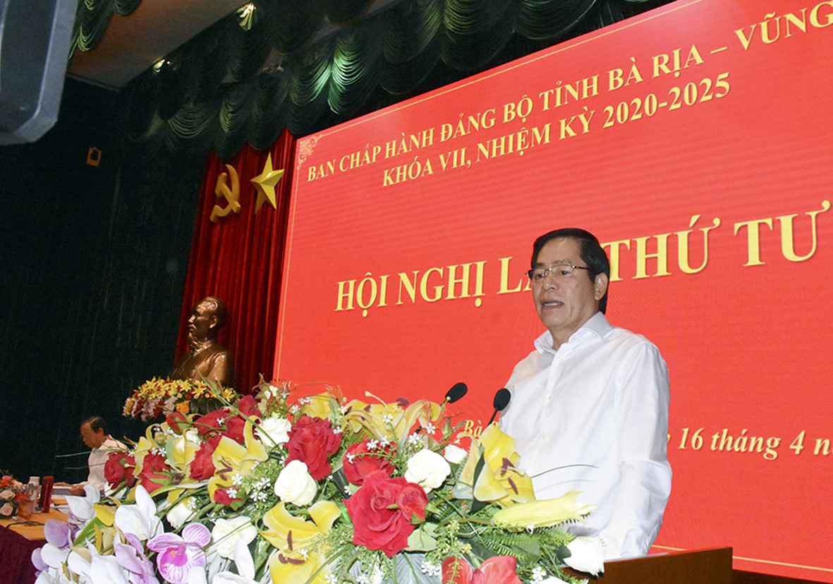 Ông Phạm Viết Thanh, Ủy viên Trung ương Đảng, Bí thư Tỉnh ủy phát biểu khai mạc Hội nghị.
