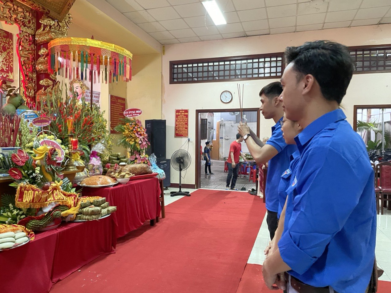 ĐVTN dâng hương tưởng nhớ công ơn các Vua Hùng.