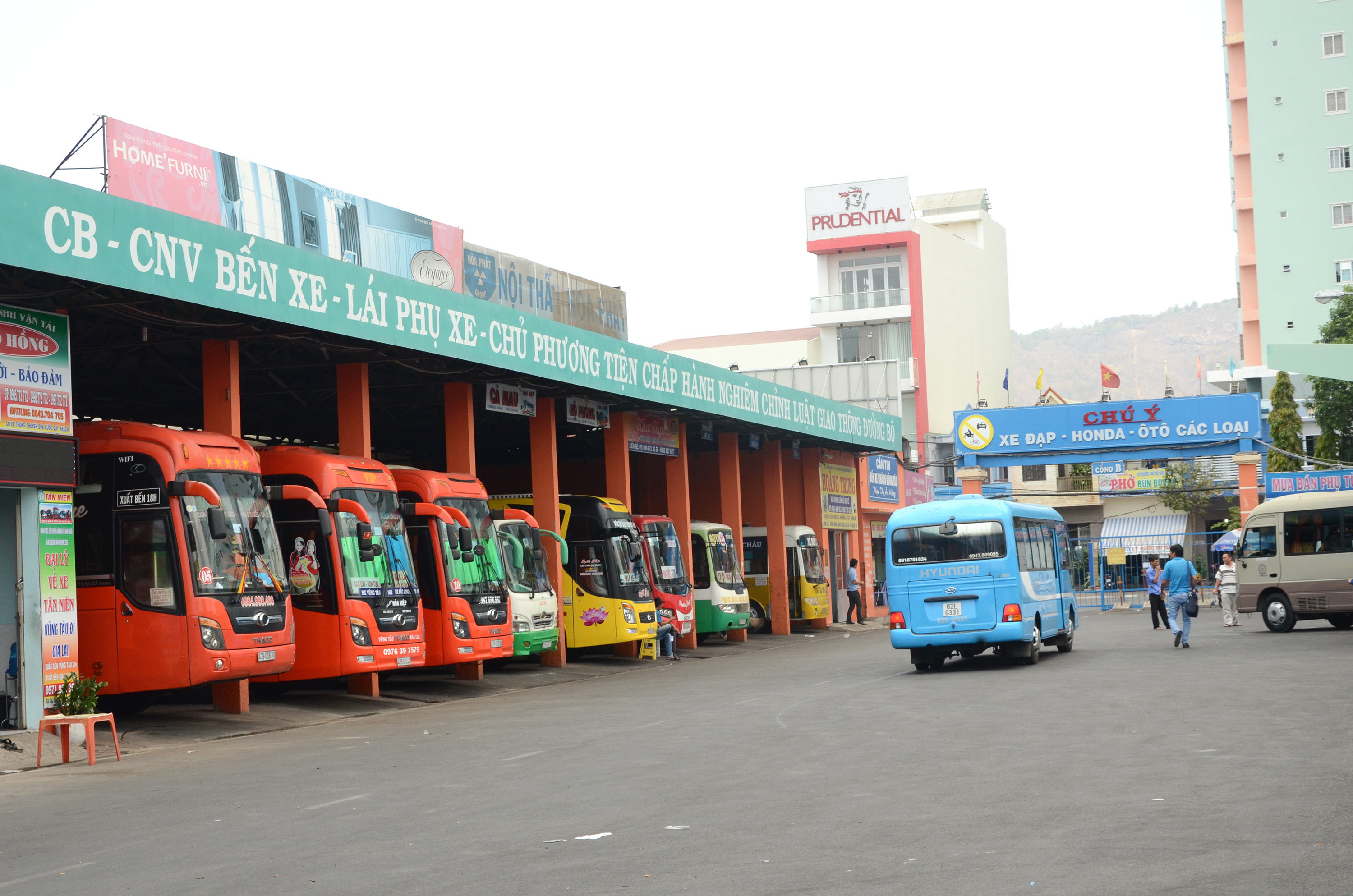 Các đơn vị kinh doanh vận tải đã có các phương án sẵn sàng phục vụ nhu cầu đi lại của người dân trong dịp lễ 30/4, 1/5. Trong ảnh: Bến xe khách Vũng Tàu.