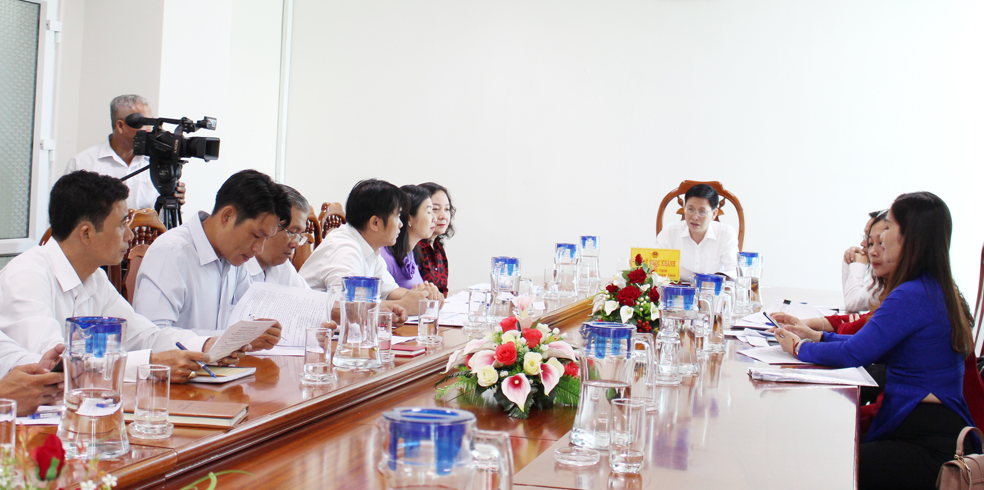 Ông Lê Ngọc Khánh, Phó Chủ tịch UBND tỉnh chủ trì cuộc họp bàn về kế hoạch xúc tiến du lịch 2021.