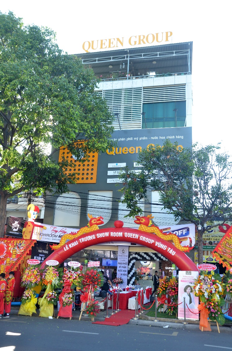 Showroom nước hoa, mỹ phẩm Queen Group.