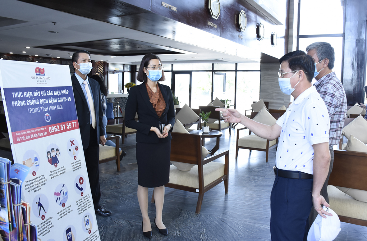 Hướng dẫn phòng dịch được niêm yết ngay sảnh đón tiếp khách của Vietsovpetro Resort.