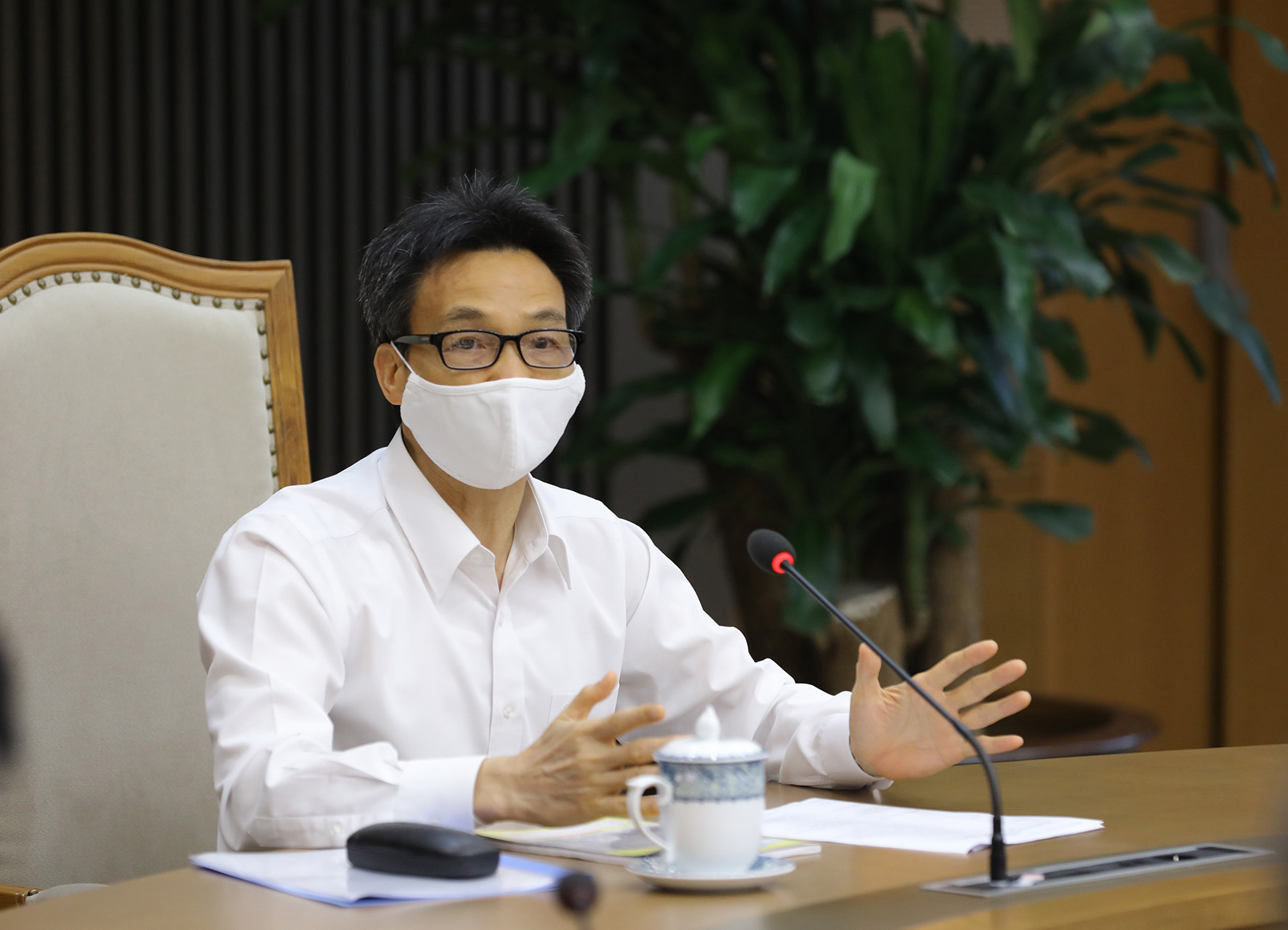 Phó Thủ tướng Vũ Đức Đam chủ trì cuộc họp. Ảnh: VĂN ĐIỆP