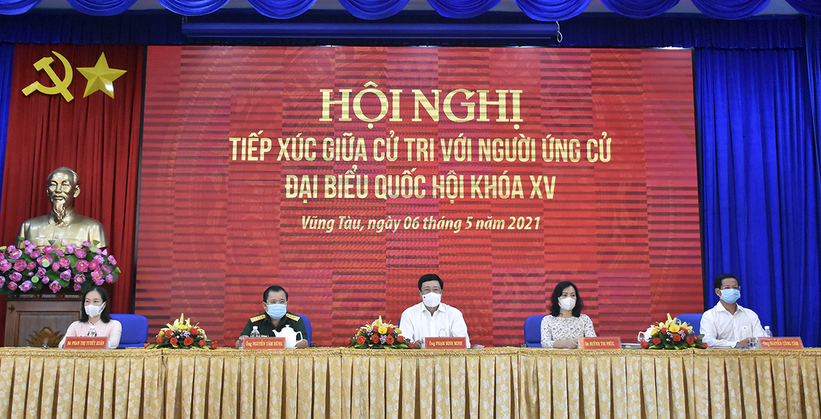 Các ứng cử viên ĐBQH khóa XV thuộc Đơn vị bầu cử số 1 tiếp xúc với cử tri.
